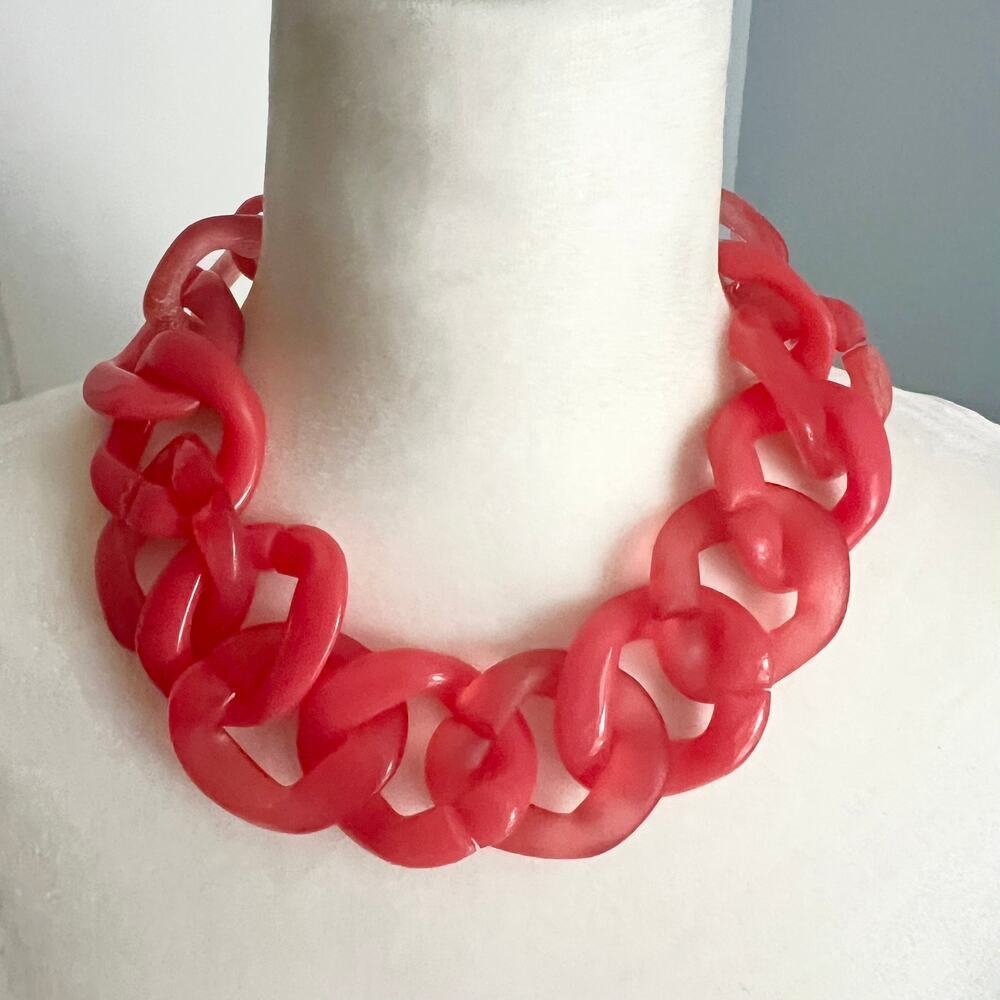 Coral tone acrylic chunky link adjustable statement necklace